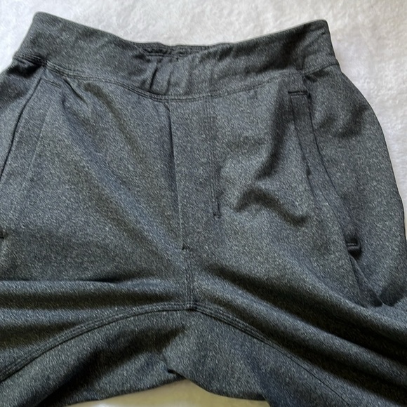 Lululemon Athletica Men’s City Sweat Joggers in Heathered Gray, Size M (28”-30”) - Picture 11 of 14